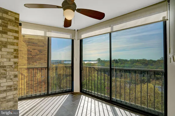 $2,350 | 5904 Mt Eagle Drive, Unit 812, Alexandria, VA 22303