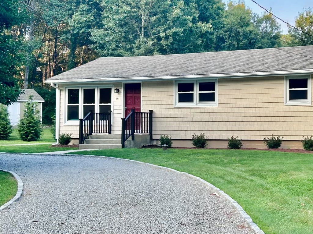 454 Read School House Road Coventry, RI 02816 - Photo 2 of 20
