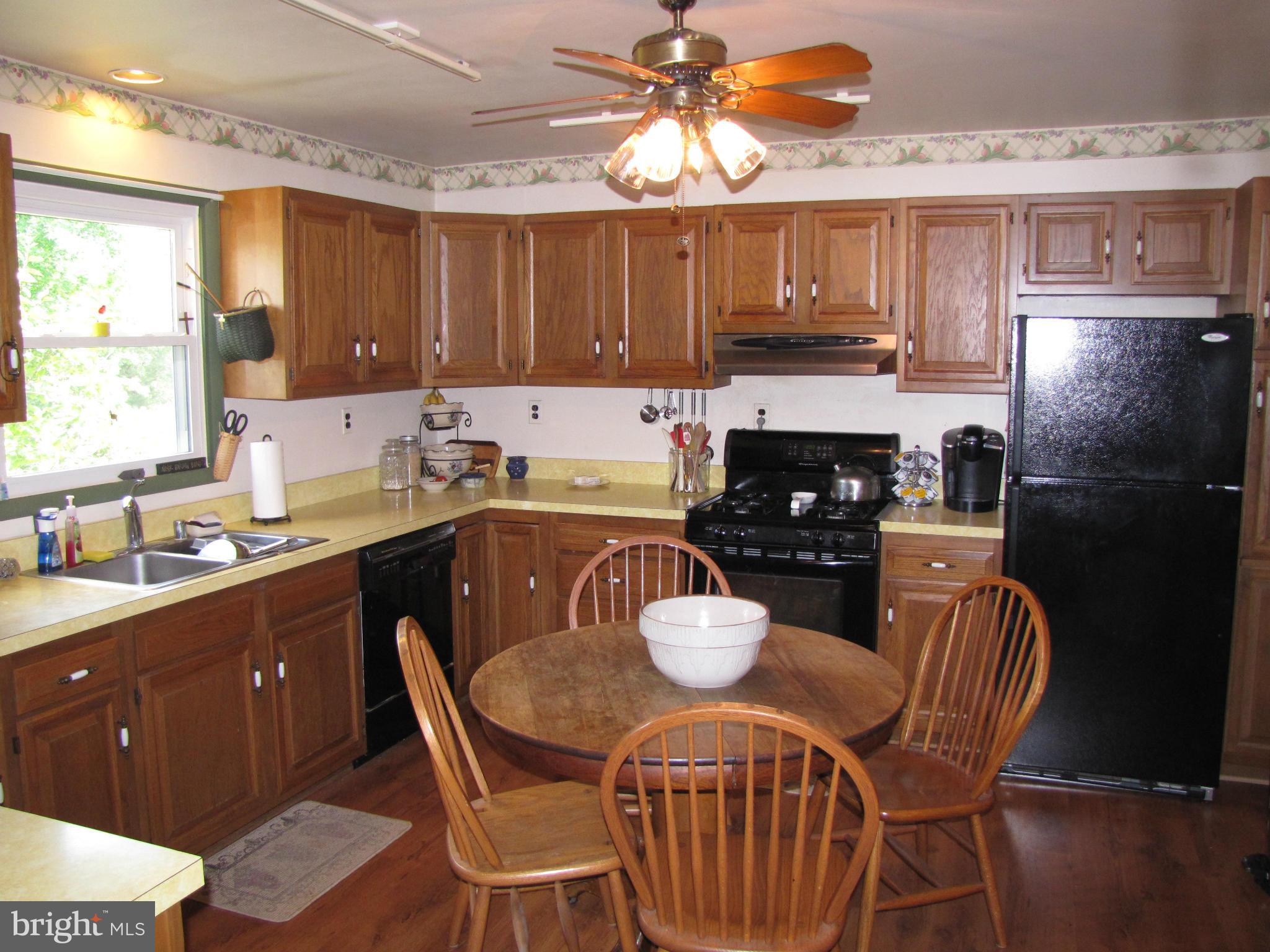 6033 Georgetown Road Broad Run, VA 20137 - Photo 9 of 30 Kitchen