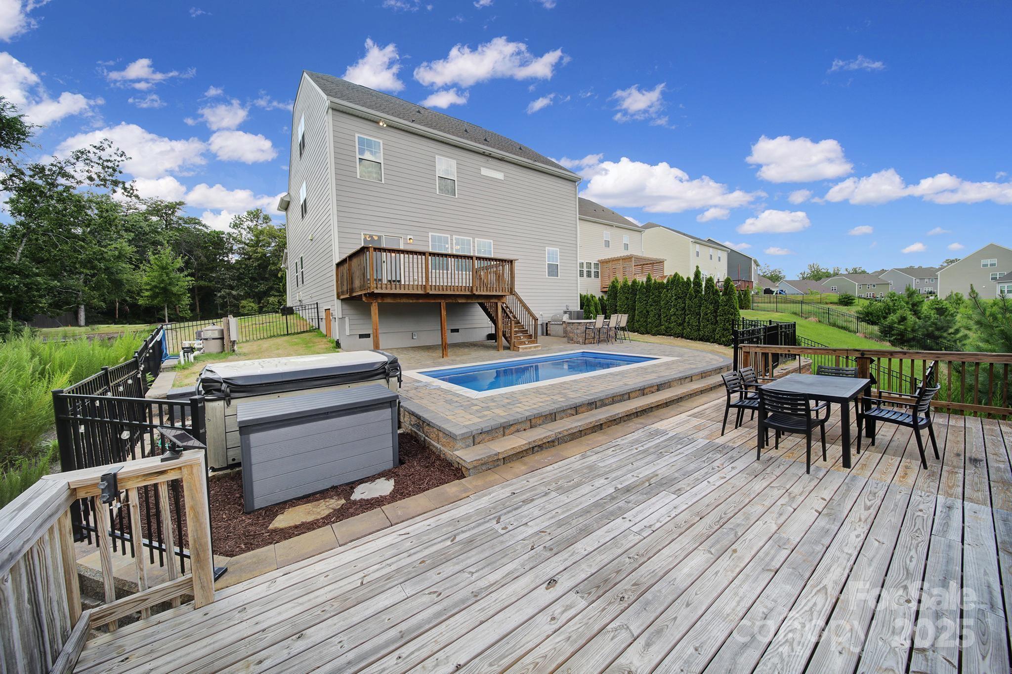 17237 Rider Wood Lane Charlotte, NC 28278 - Photo 34 of 43 a outdoor view with a sitting space