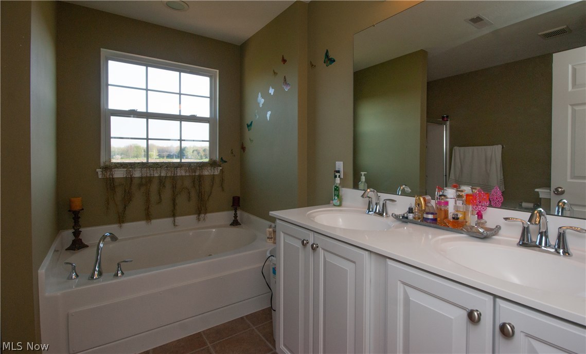 4498 Ridgestone Way Medina, OH 44256 - Photo 10 of 19 Gallery Image 10