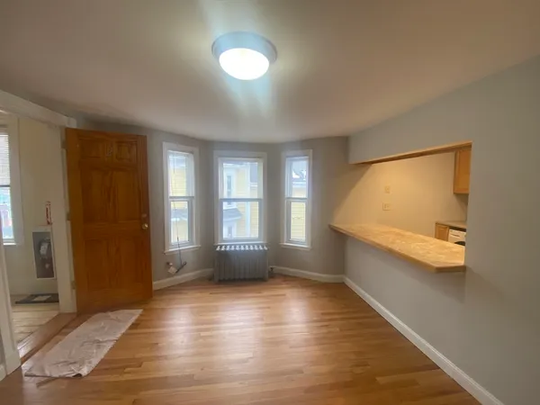 $2,950 | 114 Magazine Street, Unit 2, Cambridge, MA 02139