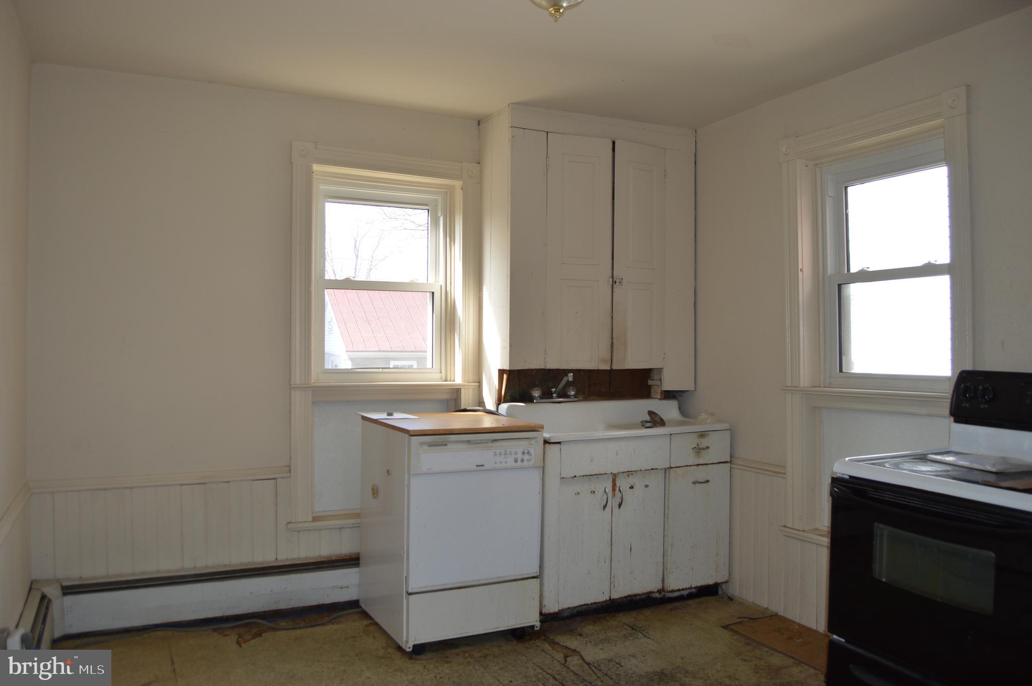 136 Front Street Lititz, PA 17543 - Photo 7 of 18
