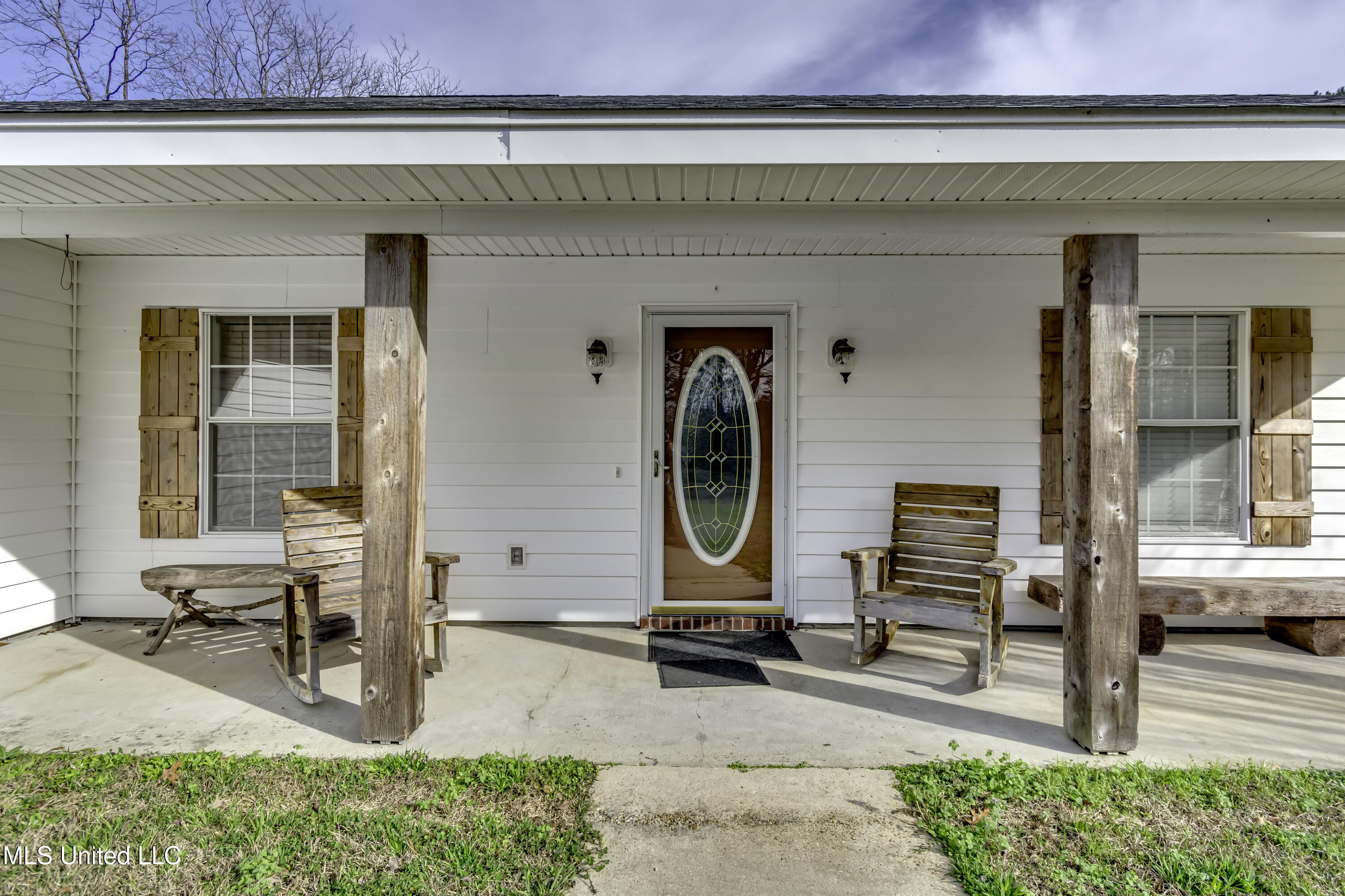 110 Scr 129 Mendenhall, MS 39114 - Photo 2 of 93 110 SCR 129-129