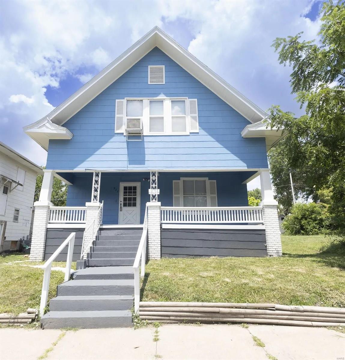 927 West End Place Moberly, MO 65270 - Photo 1 of 20