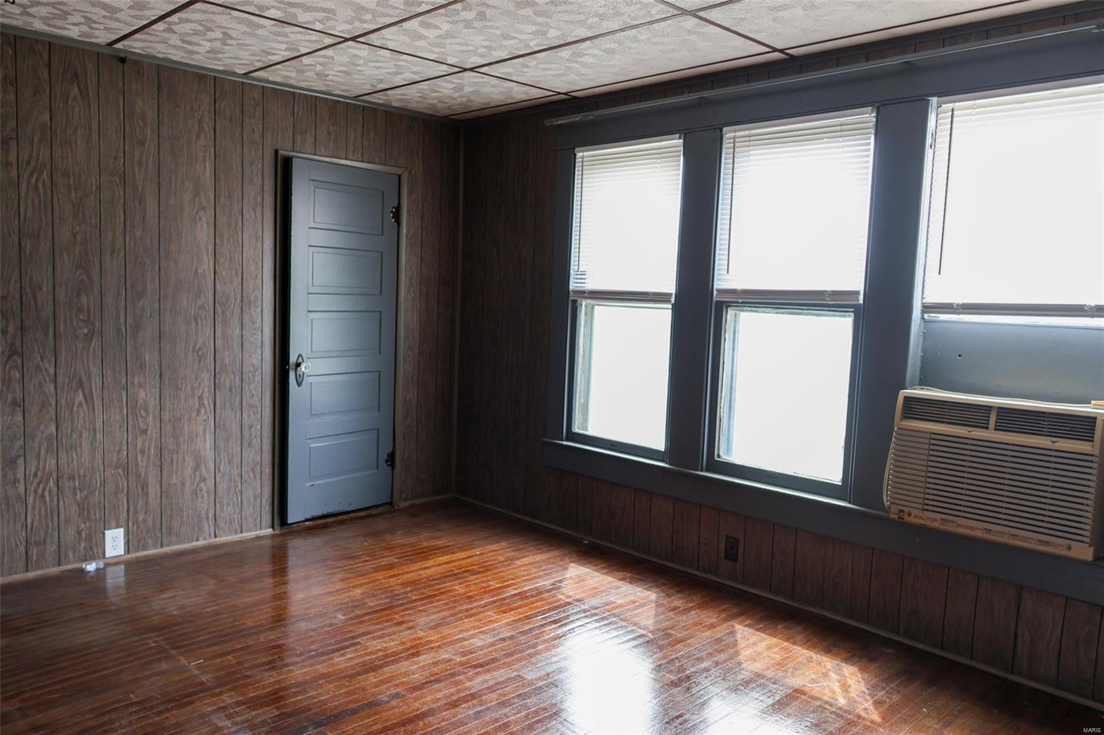 927 West End Place Moberly, MO 65270 - Photo 16 of 20