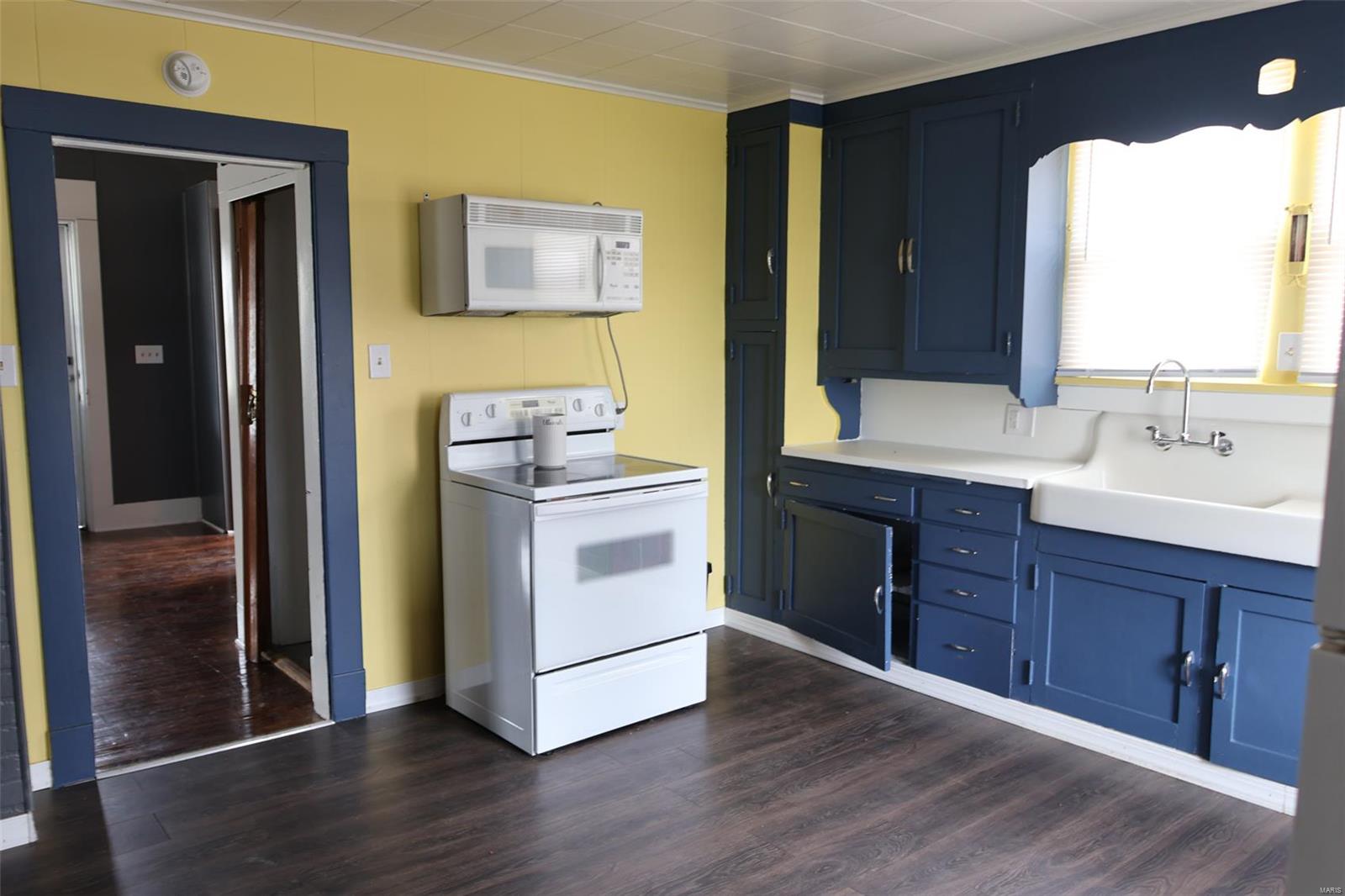 927 West End Place Moberly, MO 65270 - Photo 5 of 20