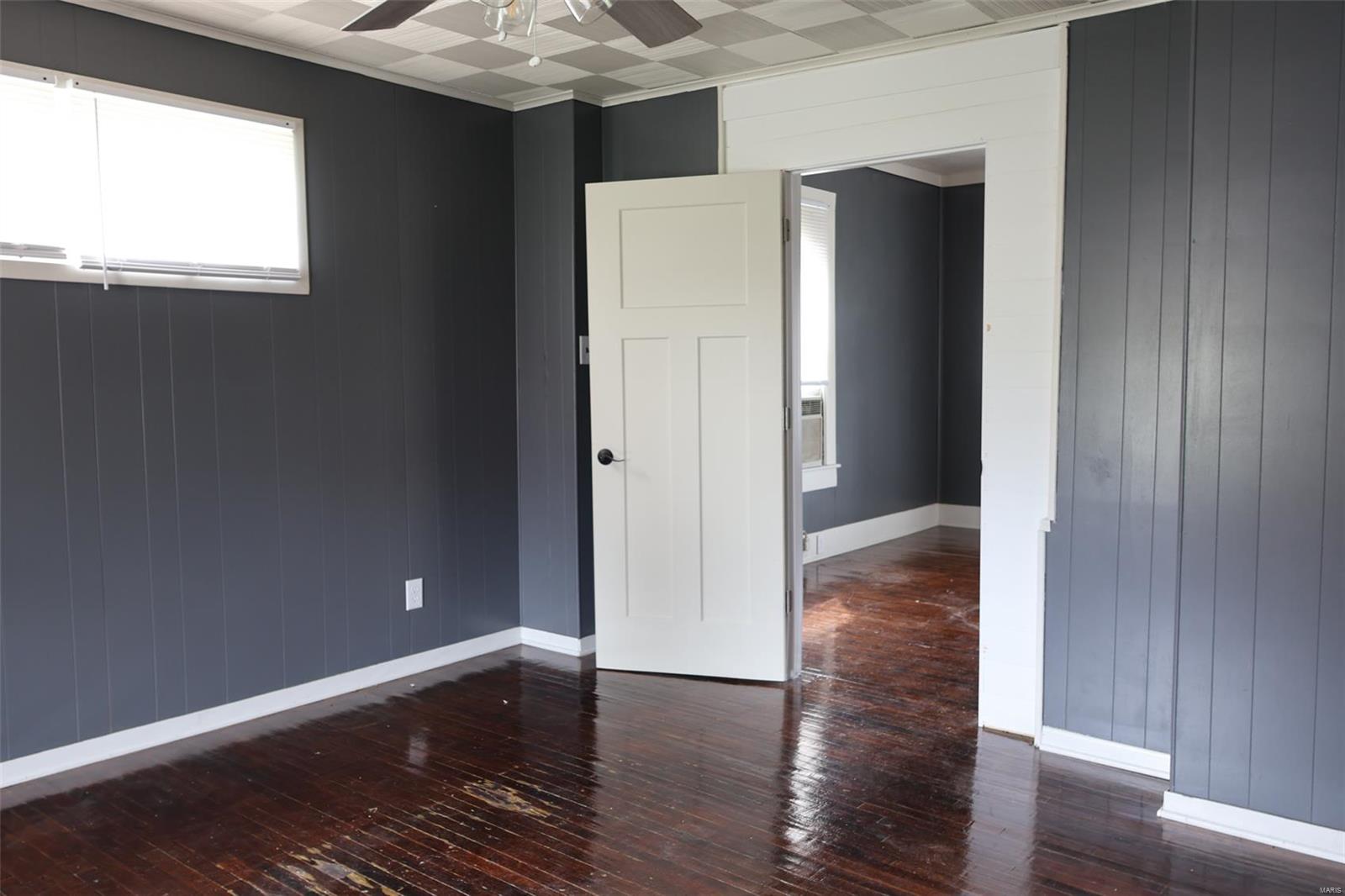 927 West End Place Moberly, MO 65270 - Photo 8 of 20