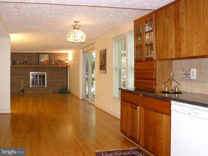 12611 Bayard Drive Reston, VA 20191 - Photo 13 of 30 Kitchen/Family Room