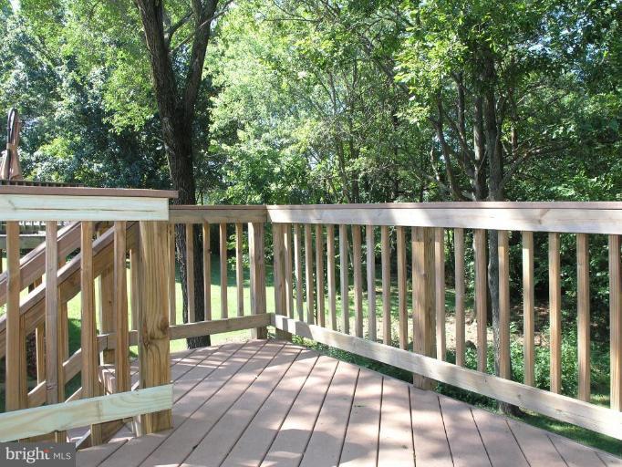 12611 Bayard Drive Reston, VA 20191 - Photo 16 of 30 Deck