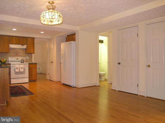12611 Bayard Drive Reston, VA 20191 - Photo 18 of 30 Kitchen #2