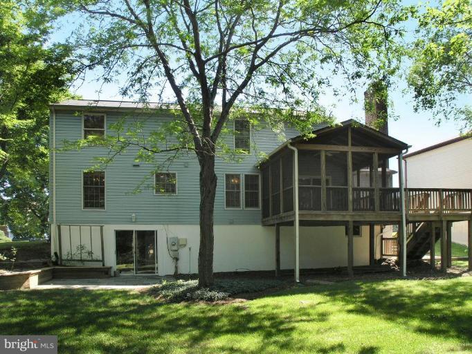 12611 Bayard Drive Reston, VA 20191 - Photo 29 of 30 Exterior (Rear)