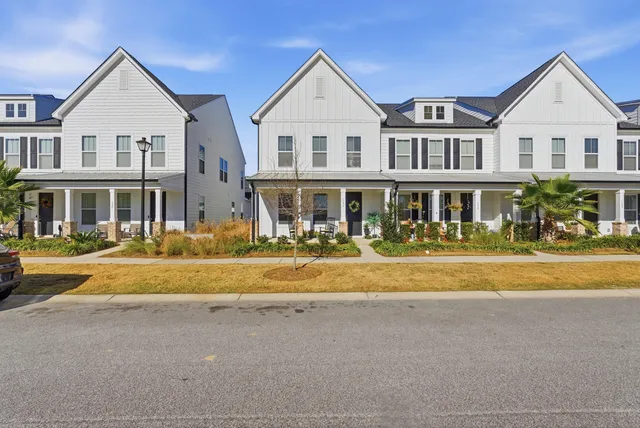 $334,900 | 131 Summer Tanager Drive, Ravenel, SC 29470