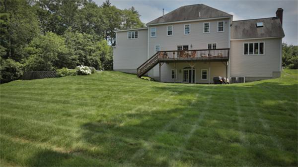 9 Bishops Way North Reading, MA 01864 - Photo 3 of 30