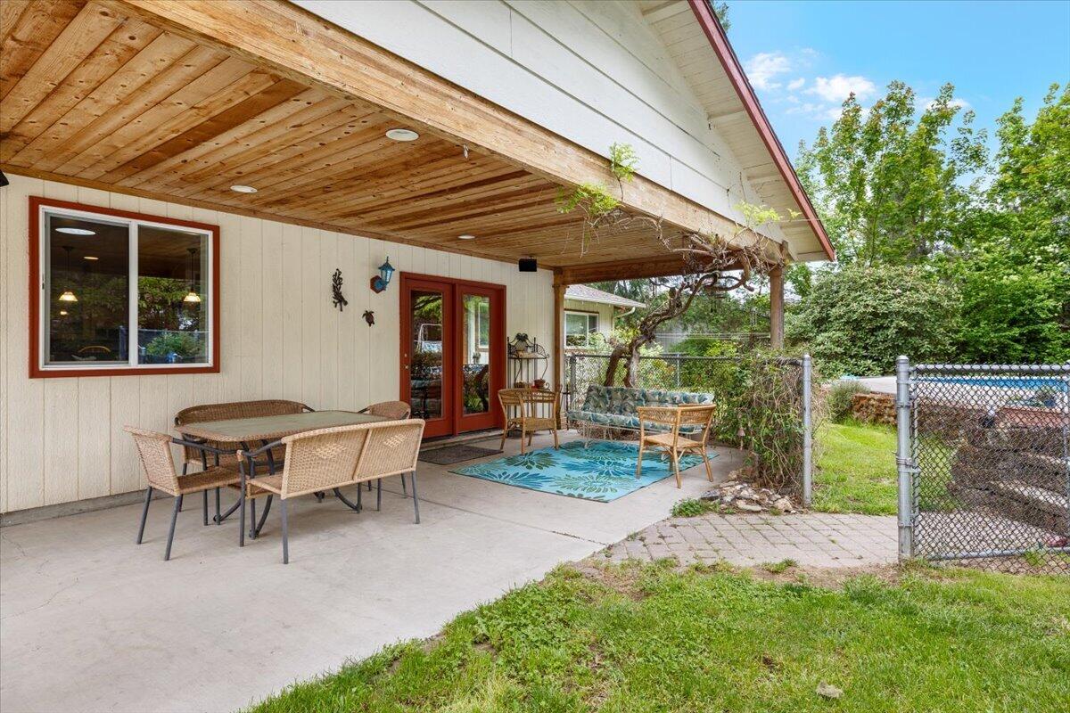 3307 Freeland Road Central Point, OR 97502 - Photo 25 of 34