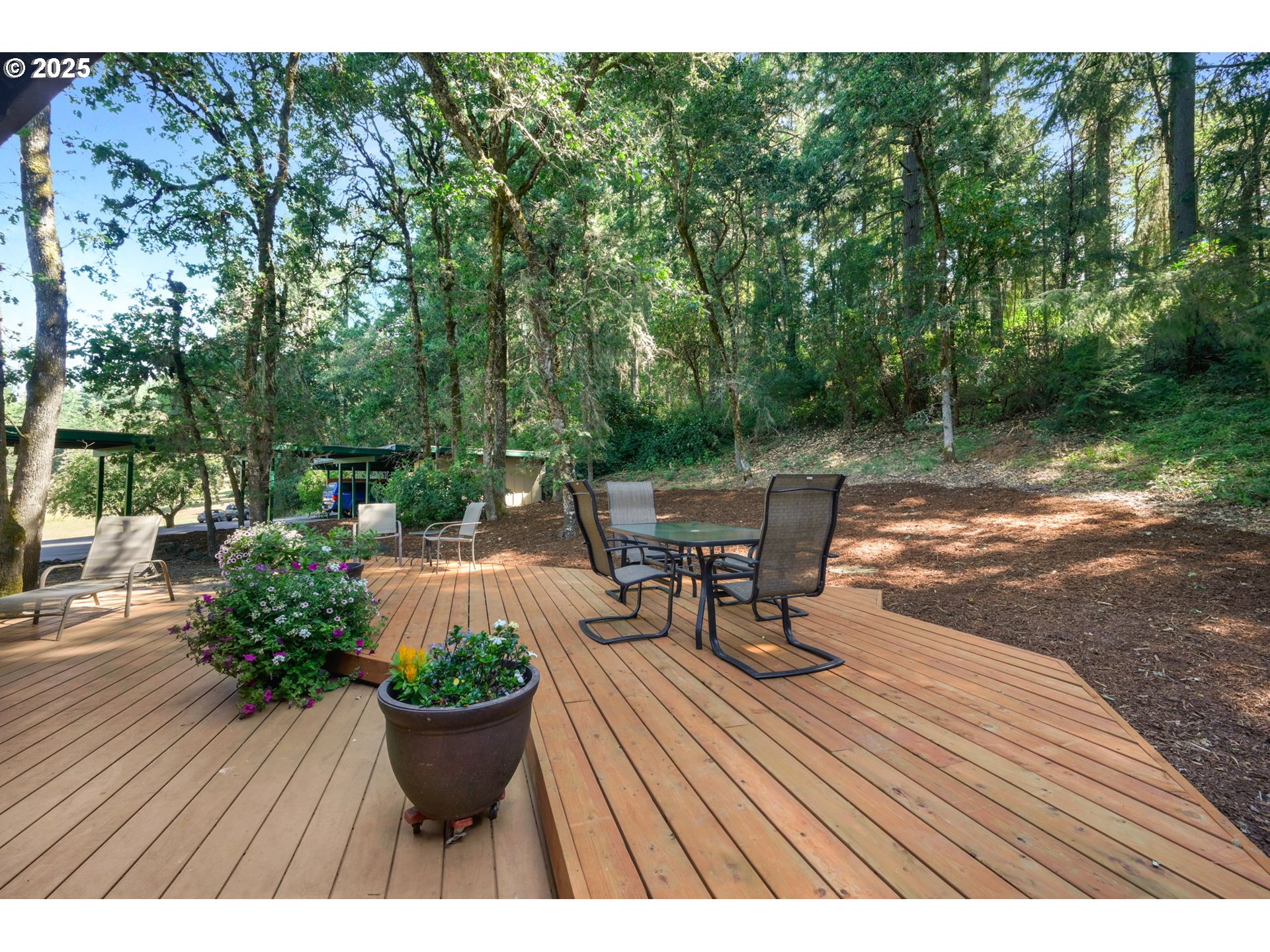 28291 Gimpl Hill Road Eugene, OR 97402 - Photo 24 of 44 Gallery Image 24
