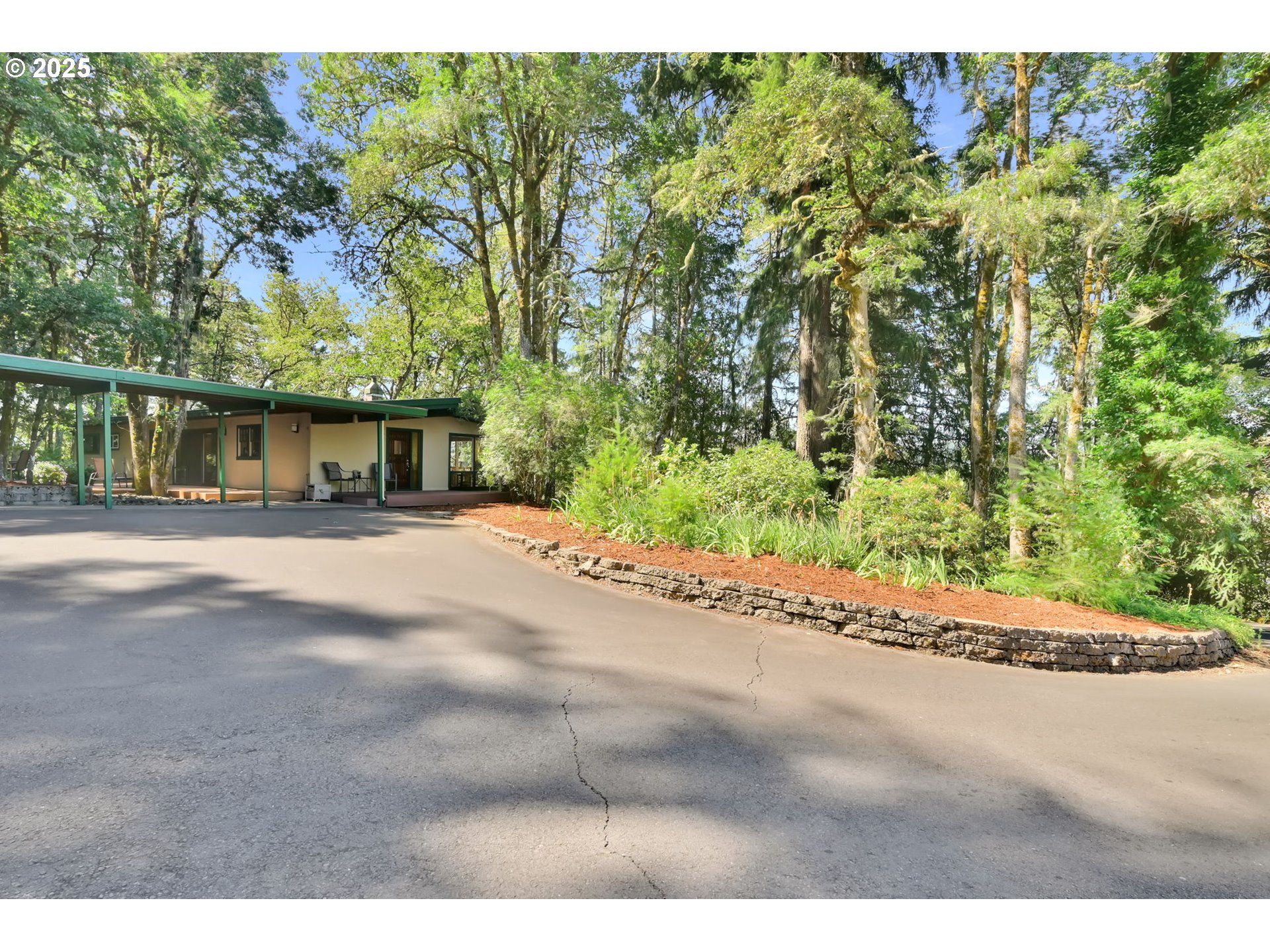 28291 Gimpl Hill Road Eugene, OR 97402 - Photo 32 of 44 Gallery Image 32