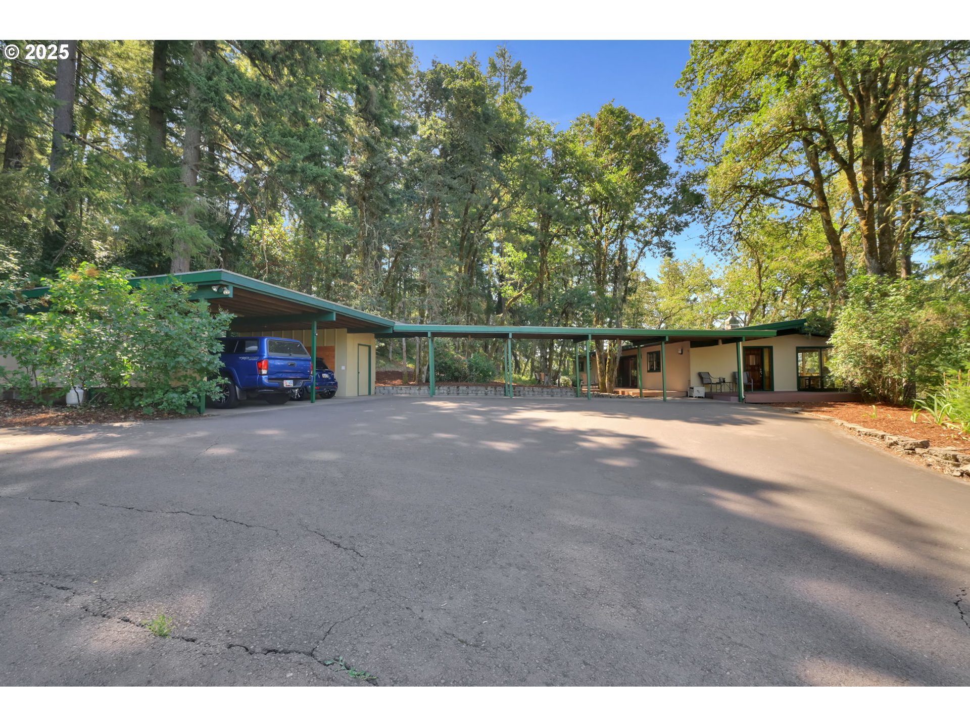 28291 Gimpl Hill Road Eugene, OR 97402 - Photo 33 of 44 Gallery Image 33