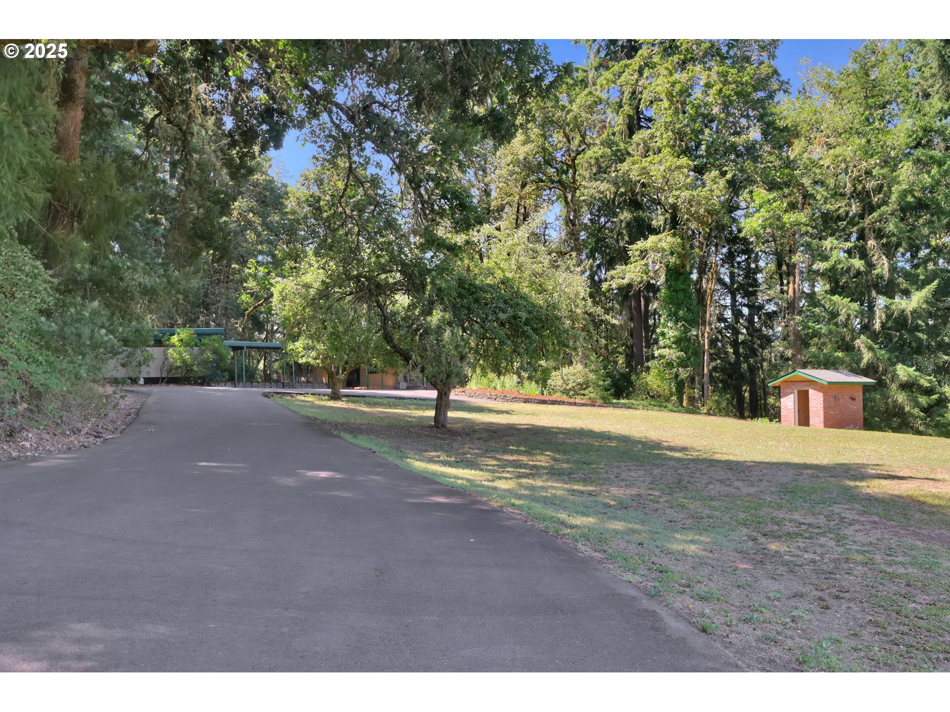 28291 Gimpl Hill Road Eugene, OR 97402 - Photo 36 of 44 Gallery Image 36