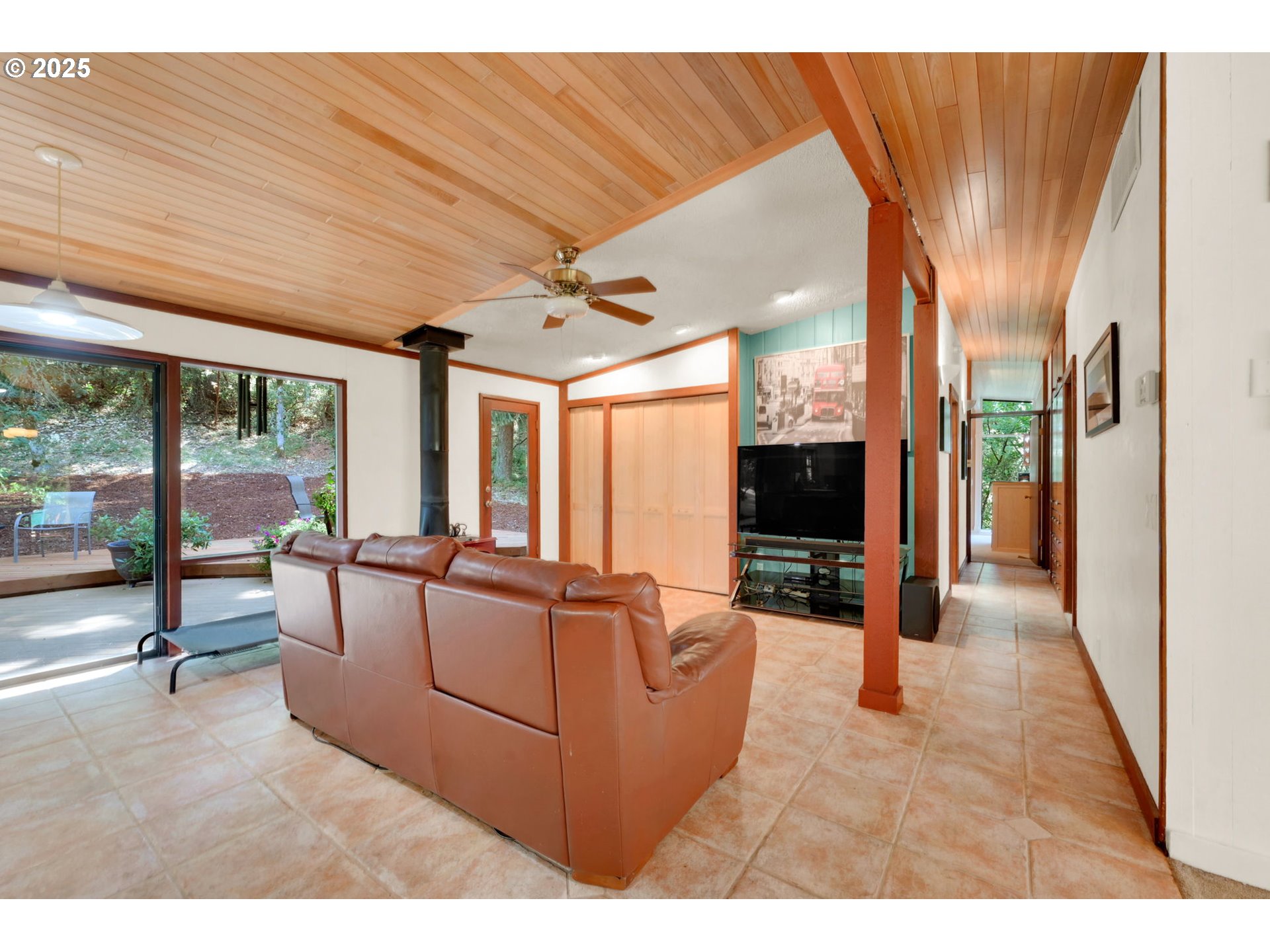 28291 Gimpl Hill Road Eugene, OR 97402 - Photo 10 of 44 Gallery Image 10