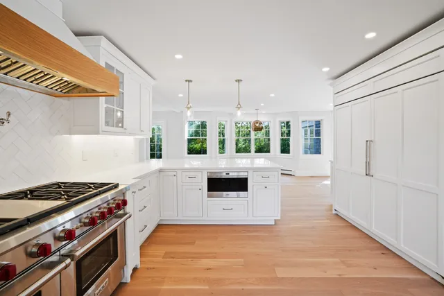 $7,950,000 | 6 Jane's Cove Road, Edgartown, MA 02539