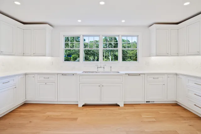 $7,950,000 | 6 Jane's Cove Road, Edgartown, MA 02539