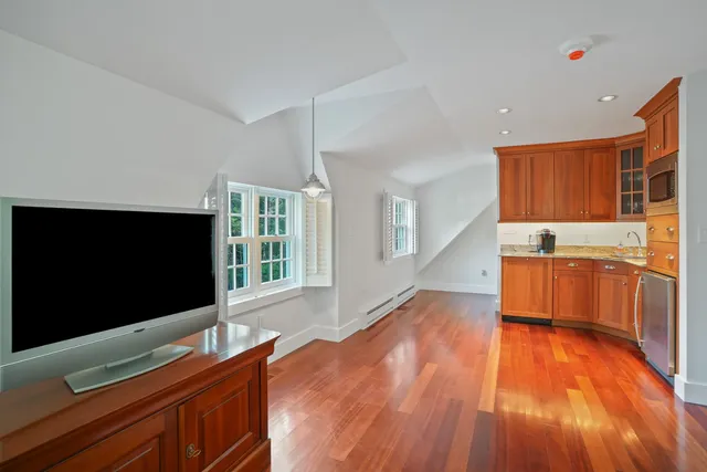 $7,950,000 | 6 Jane's Cove Road, Edgartown, MA 02539