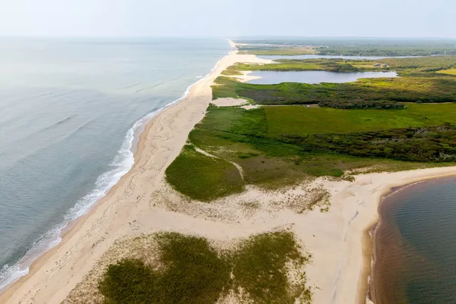 $7,950,000 | 6 Jane's Cove Road, Edgartown, MA 02539