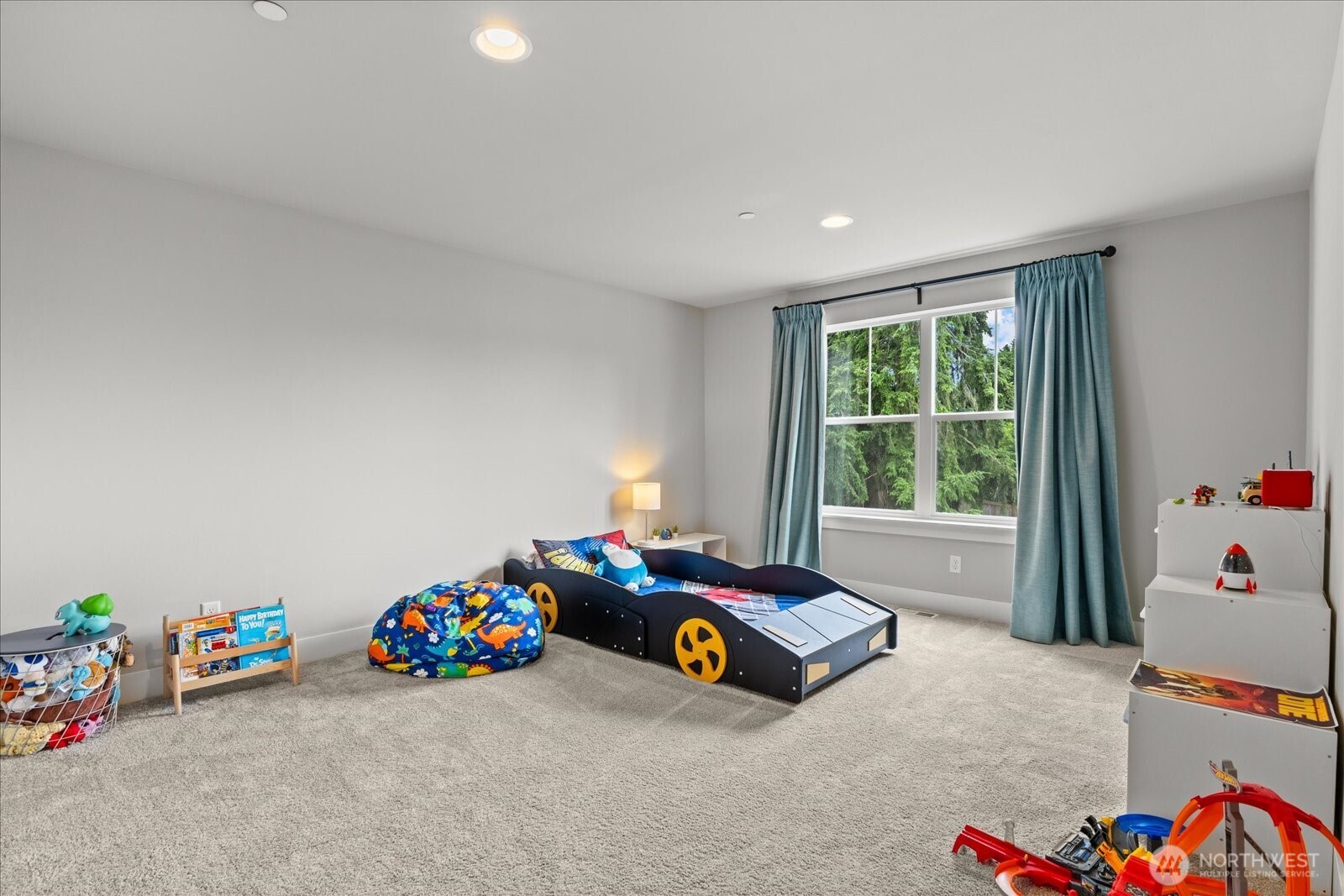 8815 Northeast 204th Street Bothell, WA 98011 - Photo 28 of 39