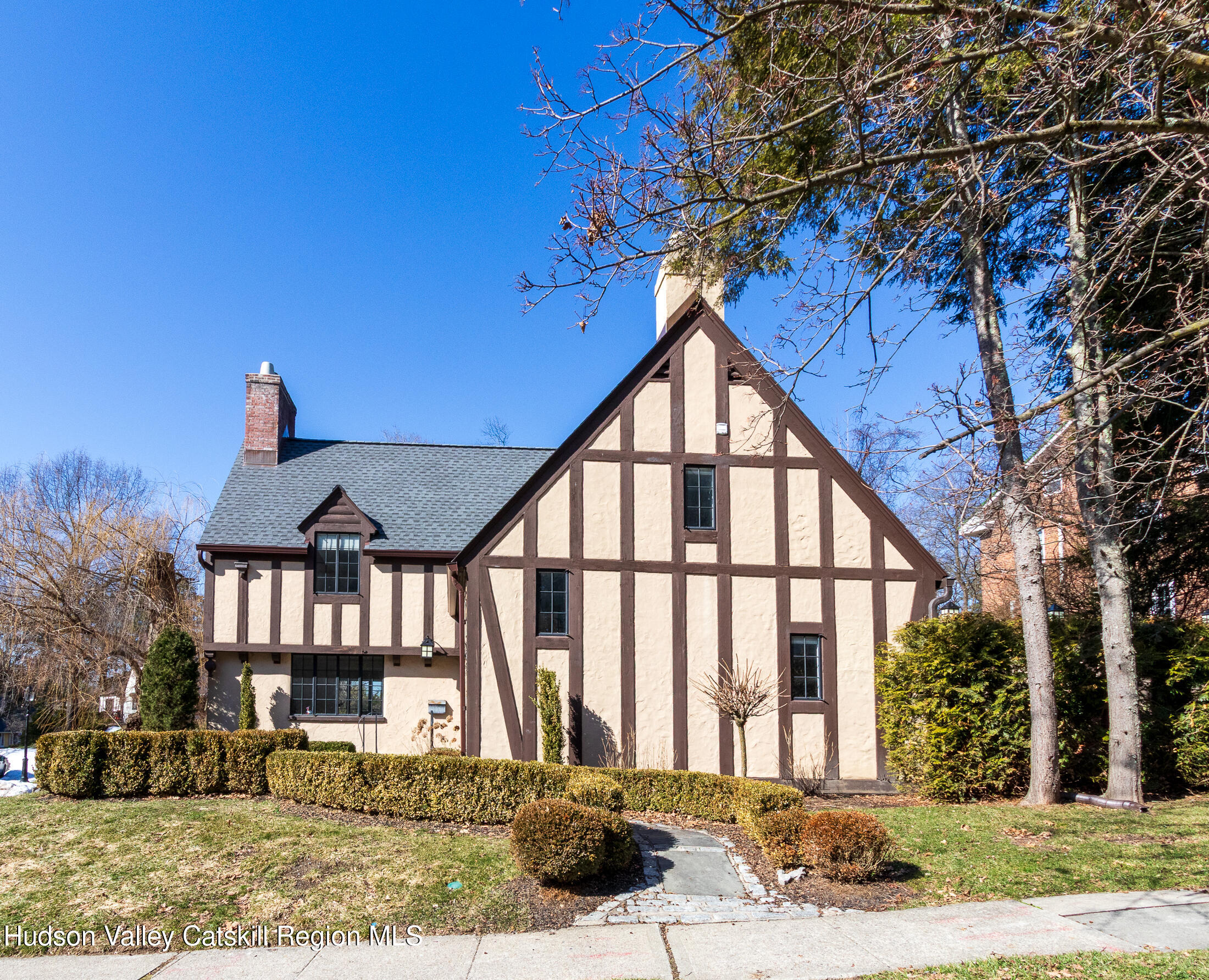 1 West Winding Road Poughkeepsie, NY 12601 - Photo 3 of 40 1 W Winding Rd-03