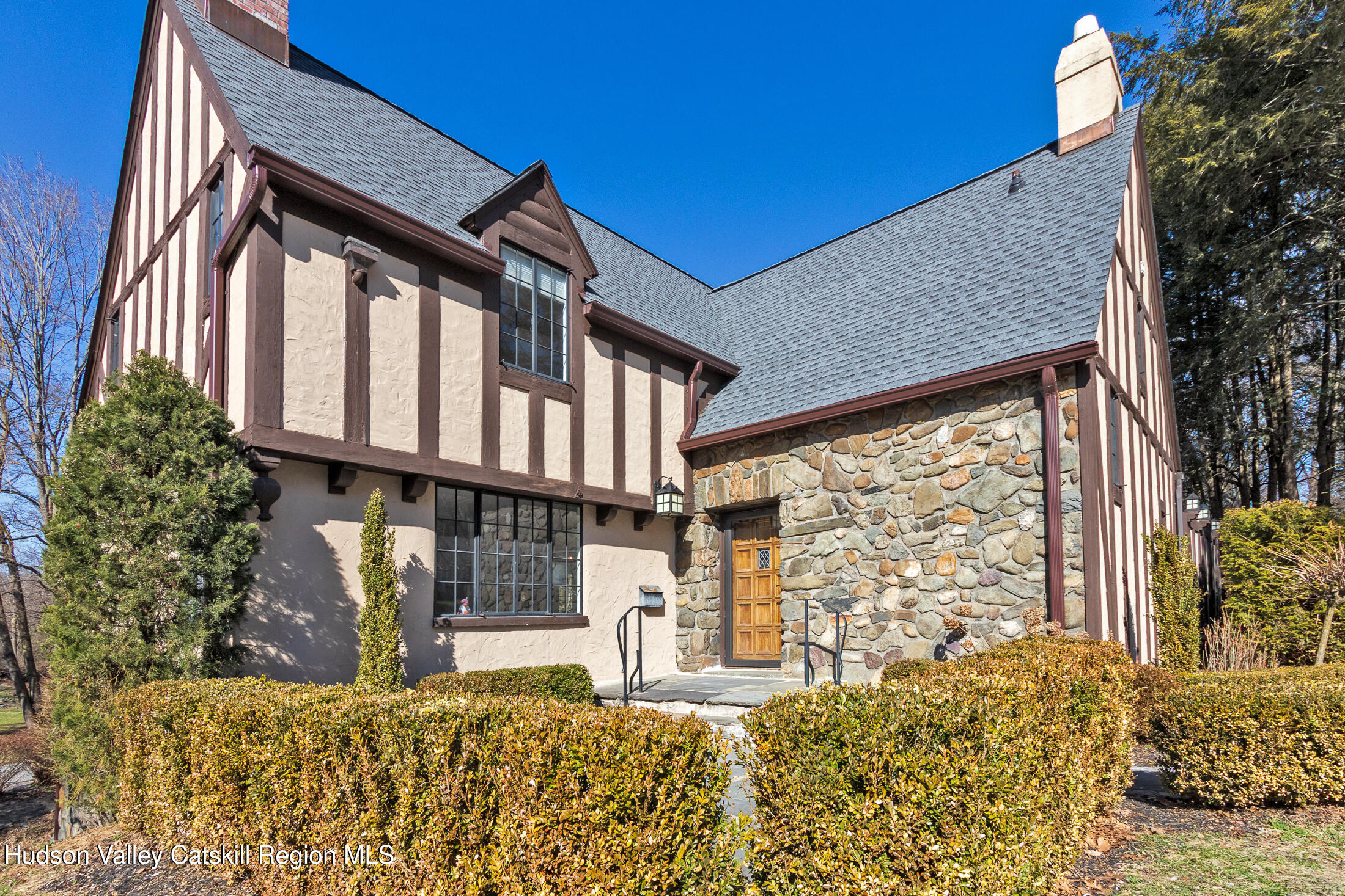 1 West Winding Road Poughkeepsie, NY 12601 - Photo 4 of 40 1 W Winding Rd-07