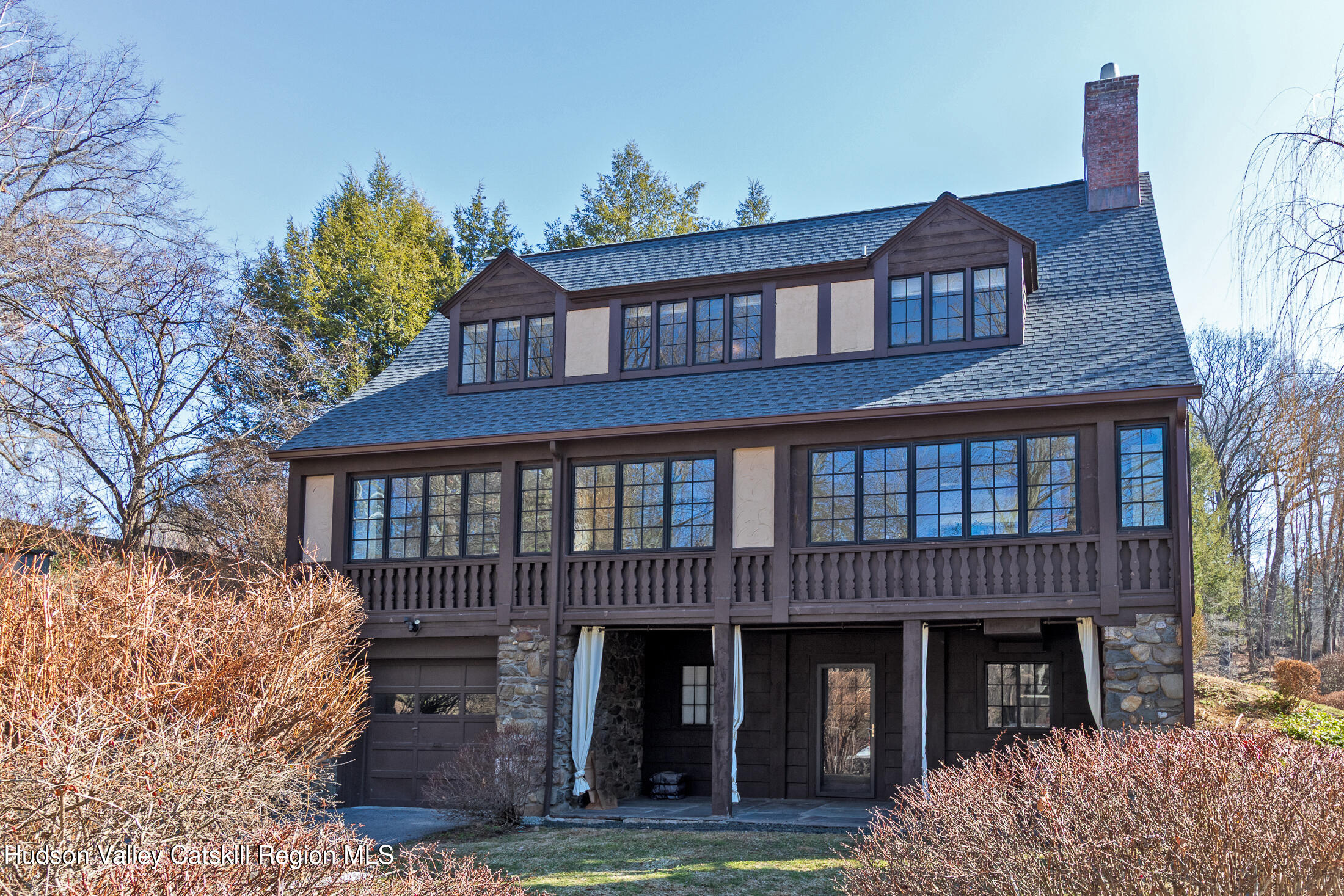 1 West Winding Road Poughkeepsie, NY 12601 - Photo 5 of 40 1 W Winding Rd-11