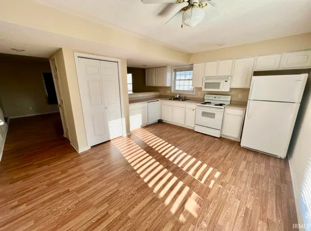 $1,600 | 3410 South Oaklawn Circle, Bloomington, IN 47401