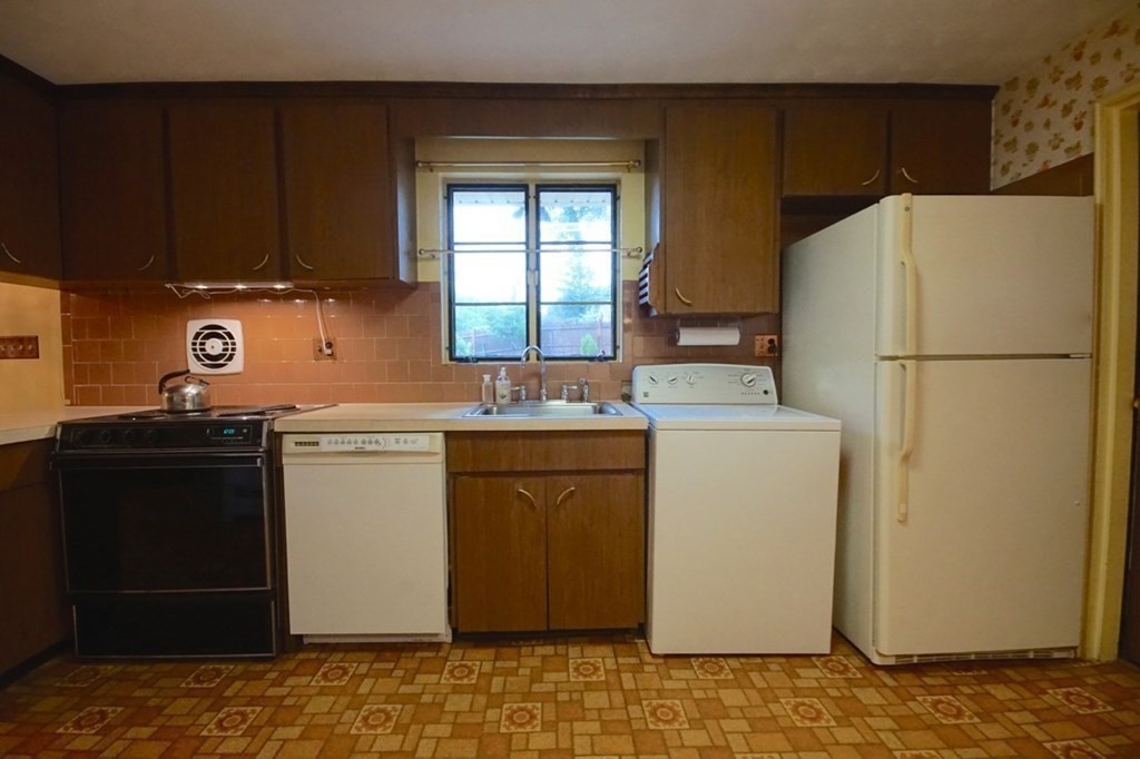 60 Amherst Road Beverly, MA 01915 - Photo 11 of 32 Gallery Image 11