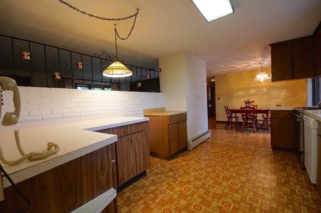 60 Amherst Road Beverly, MA 01915 - Photo 10 of 32 Gallery Image 10