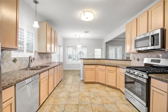 $375,000 | 10806 Shell Creek Court, Houston, TX 77064