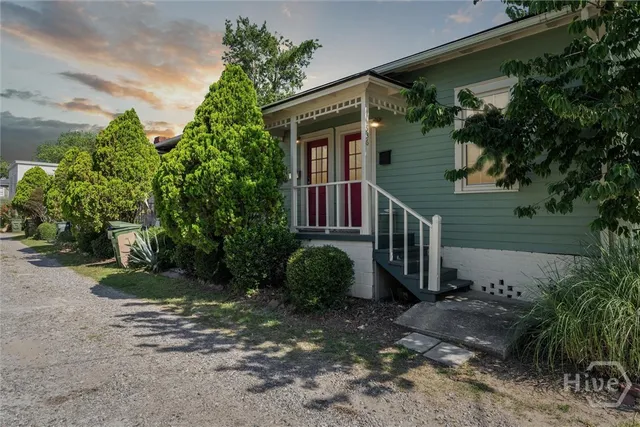 $1,900 | 534 East Gordon Lane, Savannah, GA 31401
