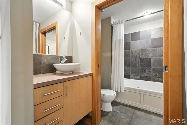 $135,000 | 1601 Washington Avenue, Unit 206, St. Louis, MO 63103