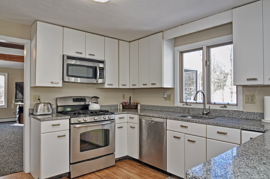 15 Heather Way Sharon, MA 02067 - Photo 4 of 27 Gallery Image 4