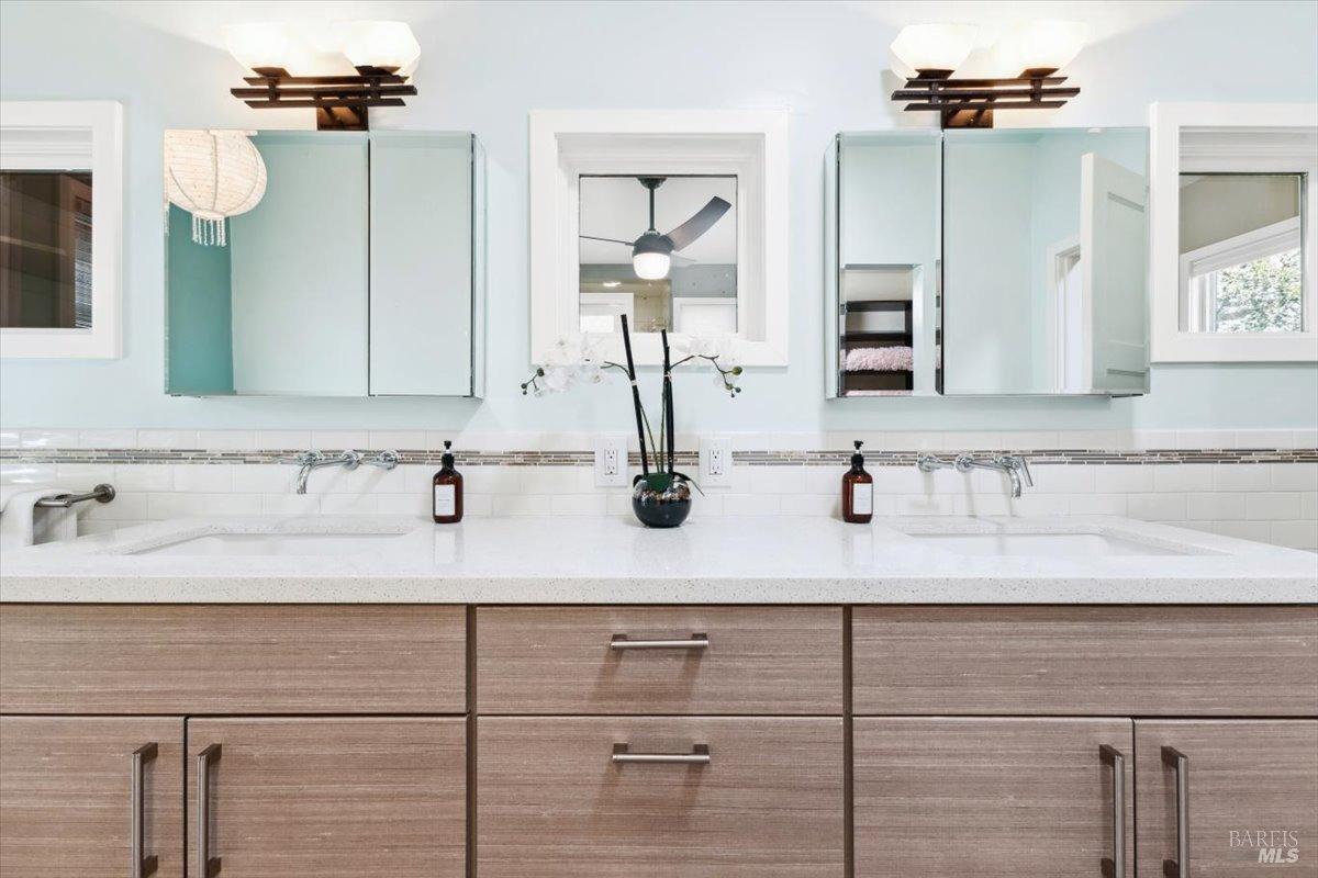 4820 Bennett Valley Road Santa Rosa, CA 95404 - Photo 24 of 65 Main house primary suite bathroom (bathroom #2)