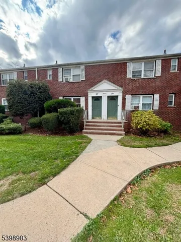 $197,500 | 37A Carolyn Terrace, Roselle, NJ 07203