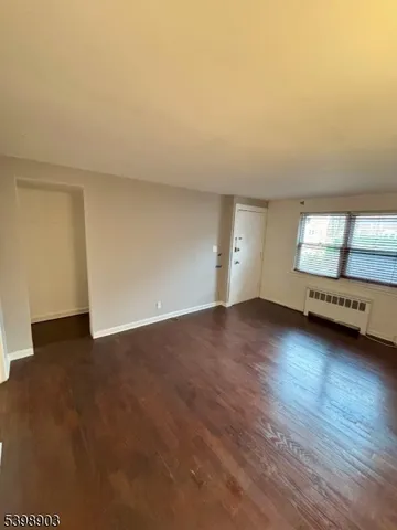 $197,500 | 37A Carolyn Terrace, Roselle, NJ 07203