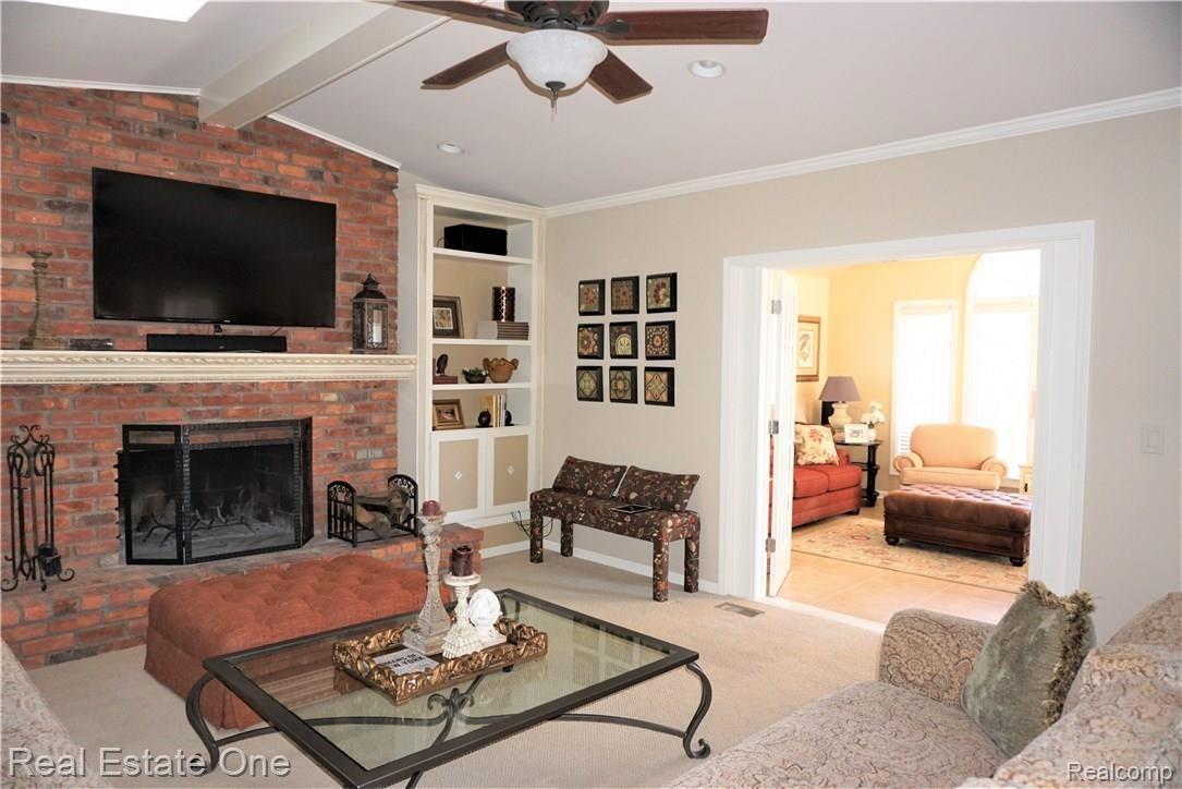 412 Streamview Court Rochester, MI 48309 - Photo 18 of 36 DSC07407 (3).JPG