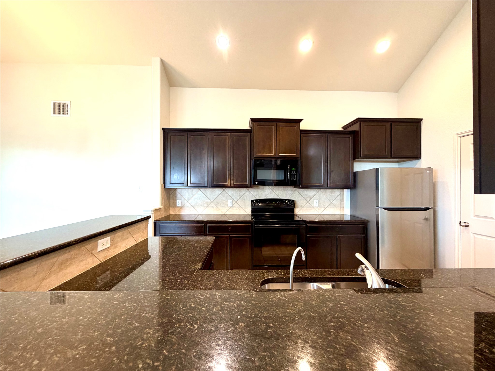 500 Obsidian Lane Jarrell, TX 76537 - Photo 12 of 35