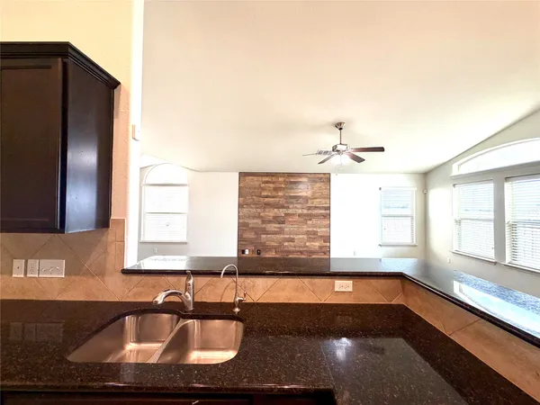 $1,875 | 500 Obsidian Lane, Jarrell, TX 76537