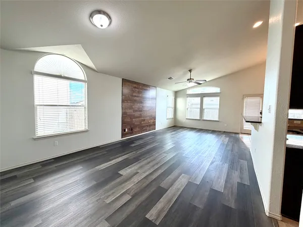 $1,875 | 500 Obsidian Lane, Jarrell, TX 76537