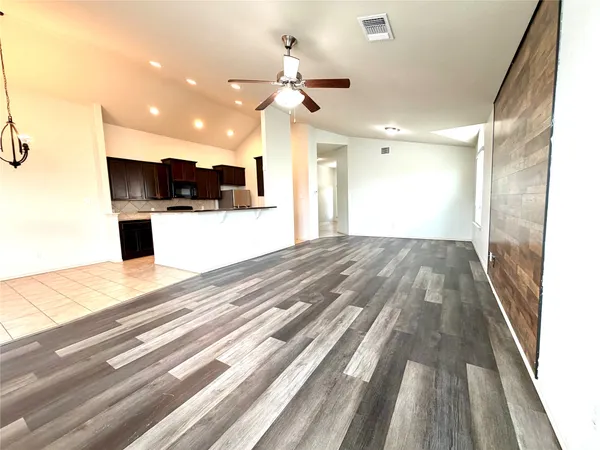 $1,875 | 500 Obsidian Lane, Jarrell, TX 76537