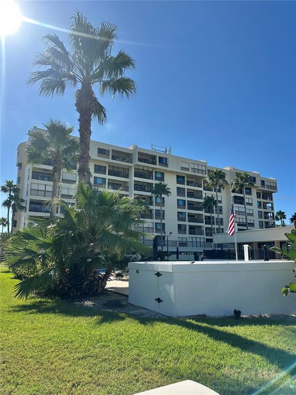 401 150th Avenue, Unit 266 Madeira Beach, FL 33708 - Photo 4 of 46 a house view with a garden space