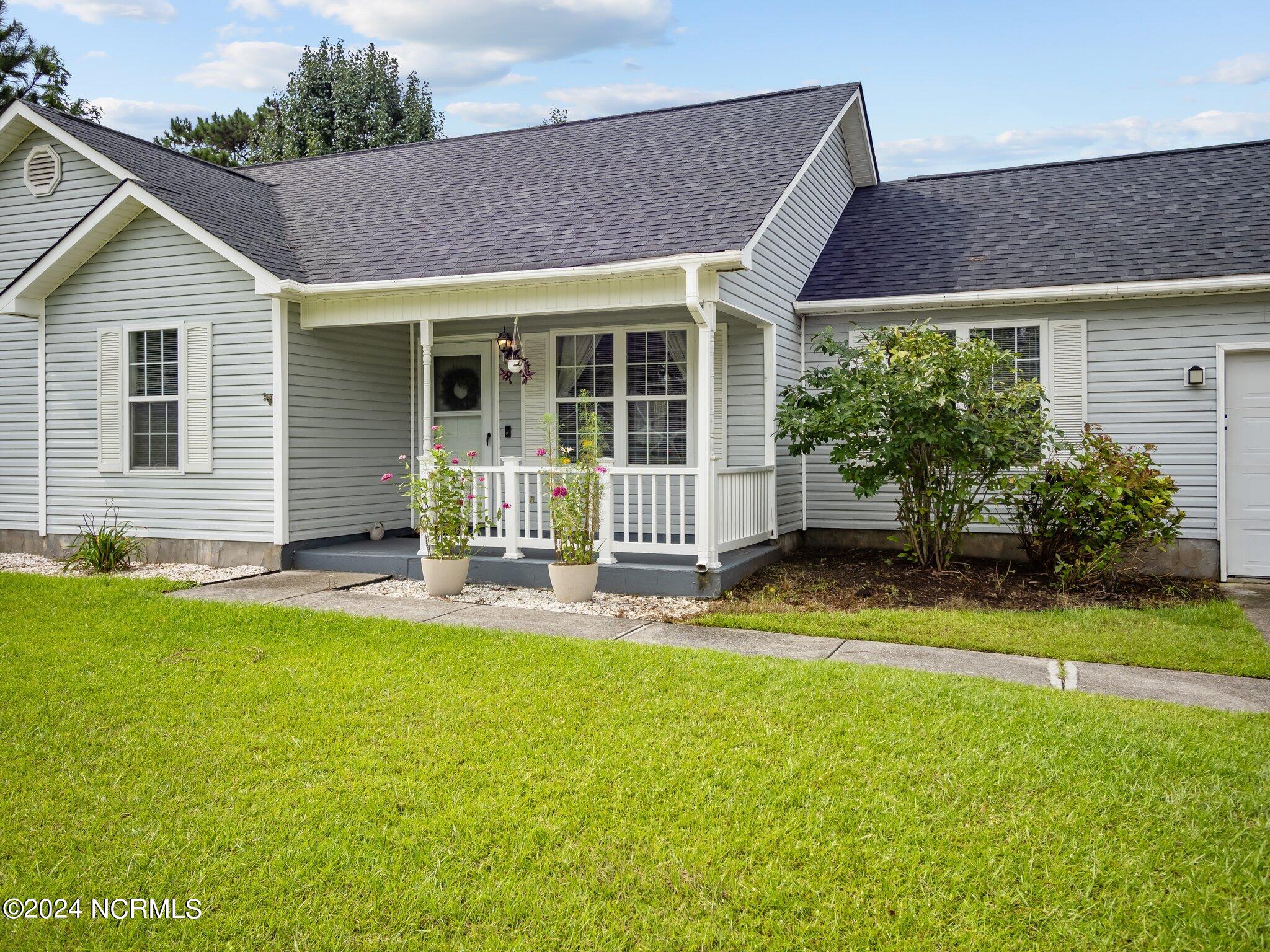 330 Running Road Jacksonville, NC 28546 - Photo 2 of 40 45-web-or-mls-P1011018