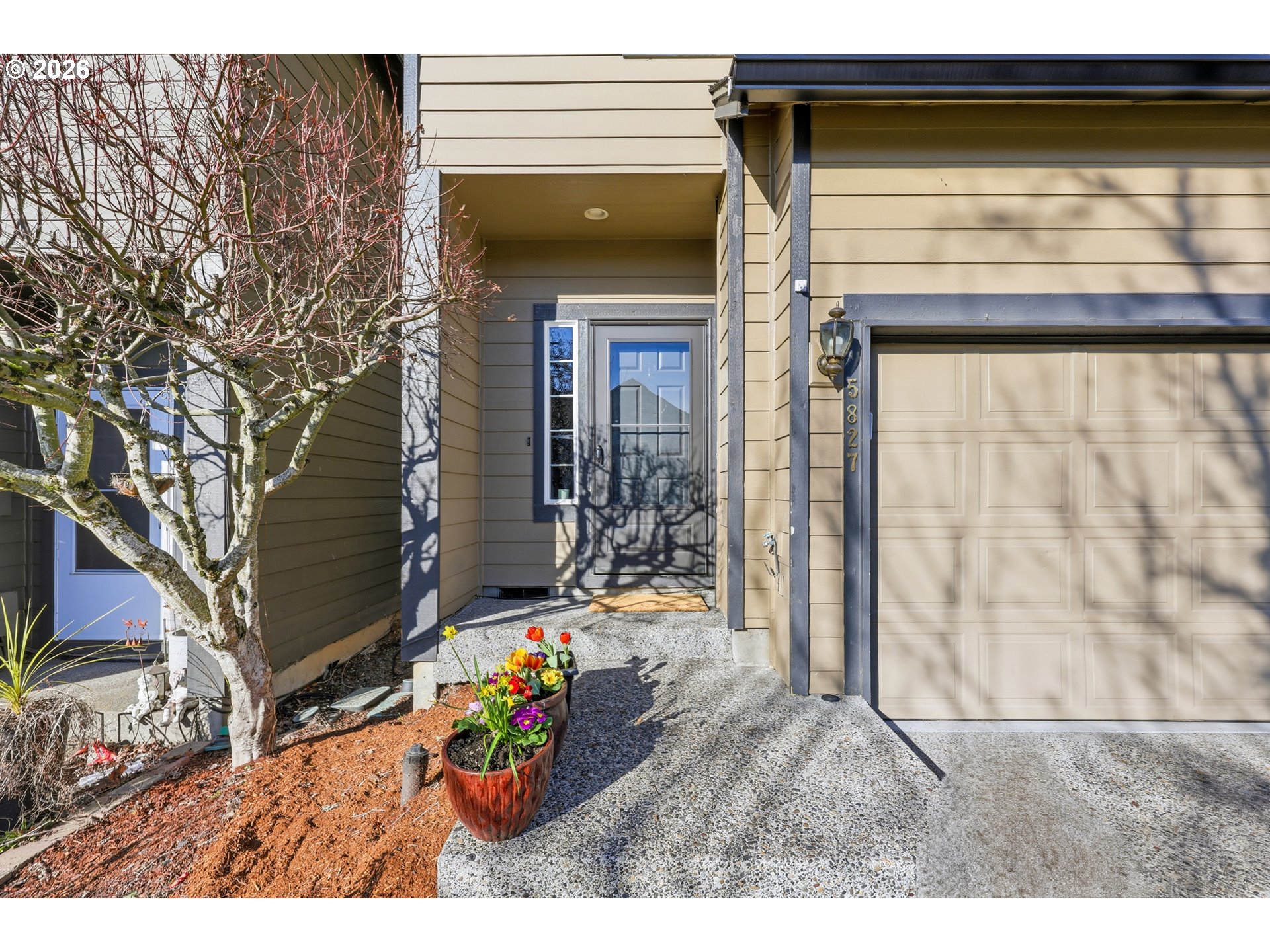 5827 Southeast 16th Loop Gresham, OR 97080 - Photo 2 of 29